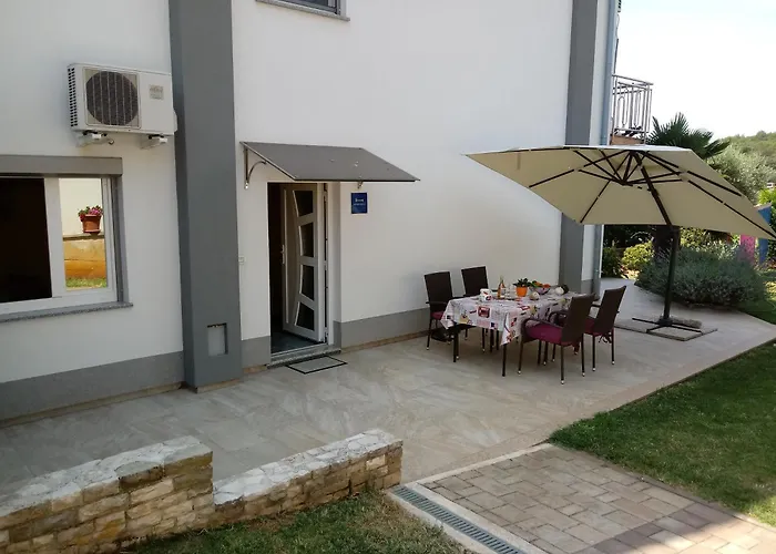 Violeta Apartament *