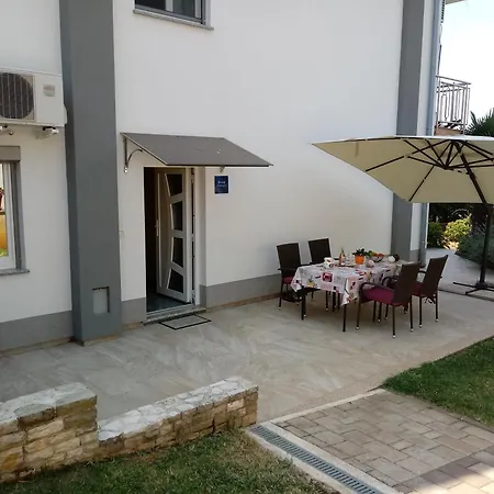 Violeta Apartament *